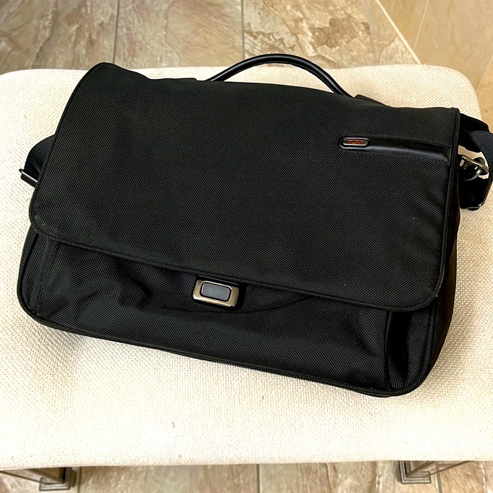 Tumi Messenger Bag Ítem: 26192D4